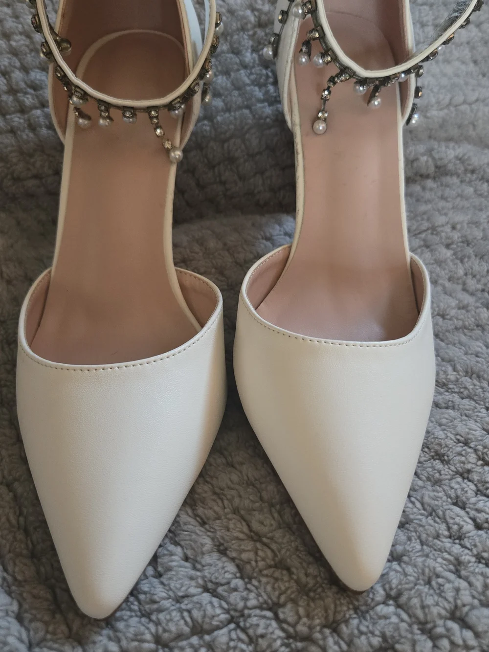 Camssoo Off White Ivory Rhinestone Tassel Stiletto Heels - Size 7.5 NWOT